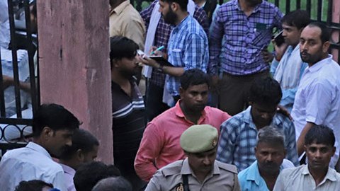 Más de 50 muertos deja una estampida en acto religioso en la India