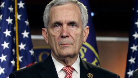 El legislador de Texas Lloyd Doggett es el primer demócrata del Congreso que pide a Biden que abandone su campaña electoral.