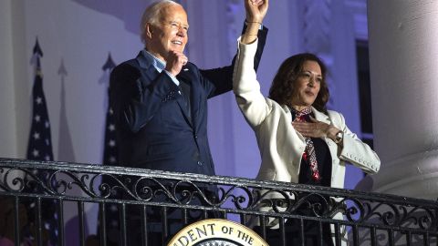 El presidente Biden respalda a la vicepresidenta Kamala Harris para reemplazarlo como candidato a la elección del 5 de noviembre.