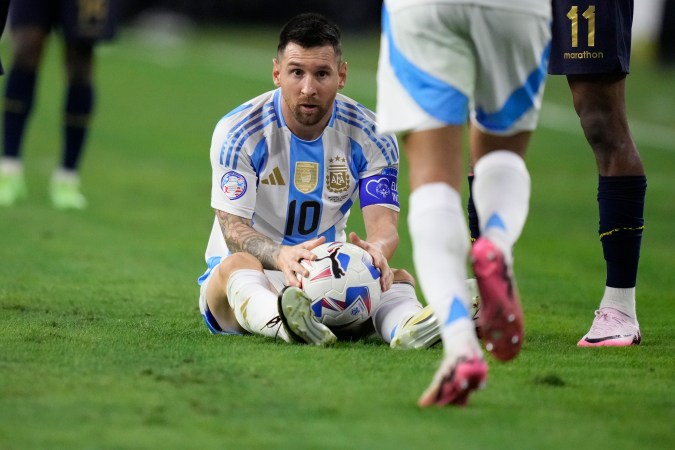 El capitán de la selección argentina, Lionel Messi, durante el encuentro de los cuartos de final de la Copa América 2024 ante la selección ecuatoriana.
