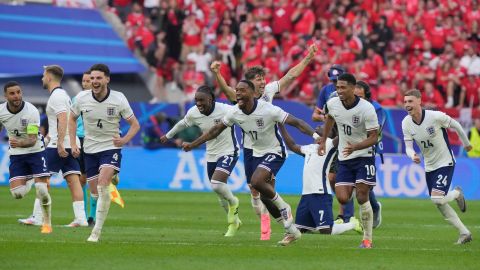 Los jugadores de la Selección de Inglaterra celebrando la clasificación a las semifinales de la Eurocopa Alemania 2024.