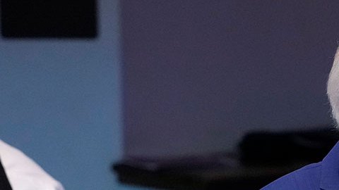 Biden bromea sobre su edad y dice que el mundo mira a EE.UU para que guíe sus esperanzas
