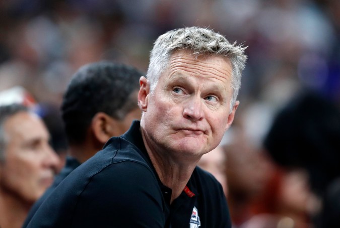 Steve Kerr, coach de la Selección de Estados Unidos, durante el partido de preparación que disputaron ante Canadá el pasado miércoles en Las Vegas.