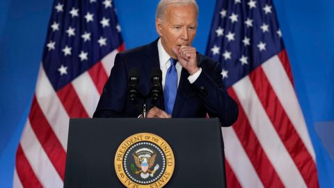 El presidente Biden ofreció una conferencia de prensa en solitario en el marco de la OTAN.