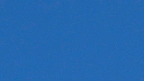 Donald Trump levanta el puño tras ser herido mientras agentes del Servicio Secreto lo rodean en el escenario en un mitin de campaña, el sábado 13 de julio de 2024, en Butler, Pensilvania.