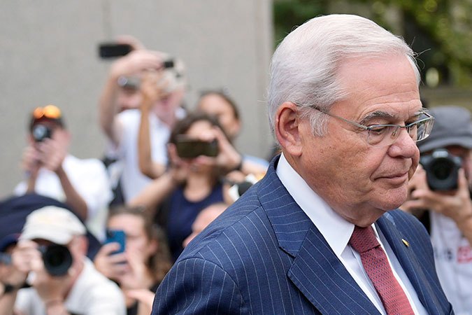 AMLO dice que juicio contra Bob Menendez es prueba de que el senador sacó “provecho” con una “política injusta”