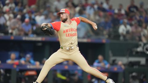 American League's Garrett Crochet, of the Chicago White Sox, throws to a National League batter during the MLB All-Star baseball game, Tuesday, July 16, 2024, in Arlington, Texas. (AP Photo/Julio Cortez)