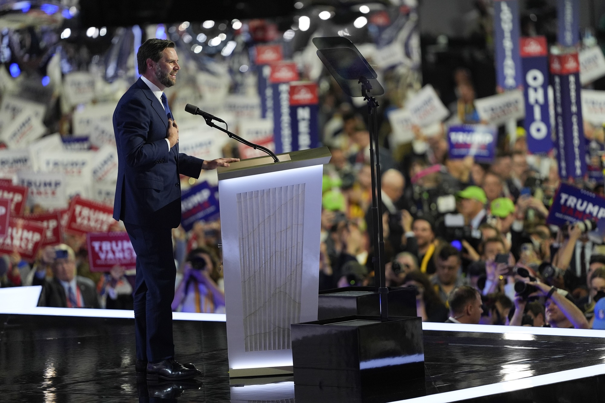 J.D. Vance “Oficialmente acepto su nominación para la vicepresidencia