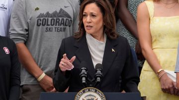 La vicepresidenta Kamala Harris lideró un evento en la Casa Blanca con atletas universitarios.