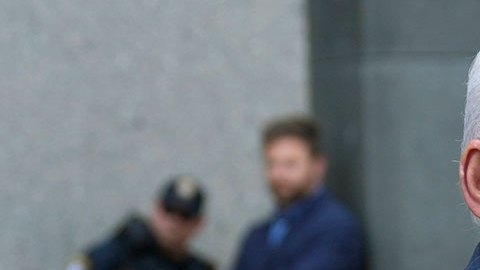 Senador Menéndez dejará su cargo en agosto tras ser hallado culpable de corrupción