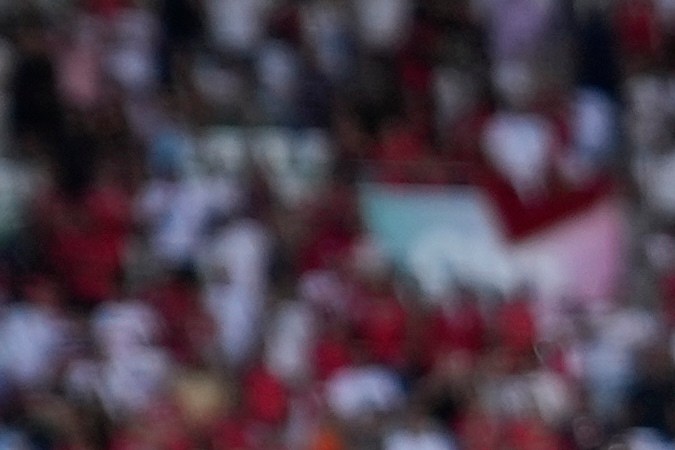 momento de la invasión al campo de aficionados morroquíes tras el supuesto gol del empate de Argentina.