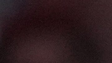 Prisca Awiti (i) toma una "selfie" en el podio.