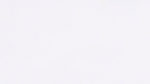 Persona escuchando audiolibros