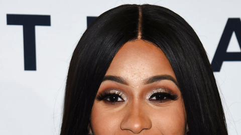 Cardi B comenta sobre la candidatura presidencial de Kamala Harris tras el anuncio de Joe Biden de retirarse de la contienda y respaldar a Harris como la candidata demócrata