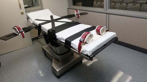 Supremo suspende ejecución de latino condenado por asesinar a una anciana en Texas
