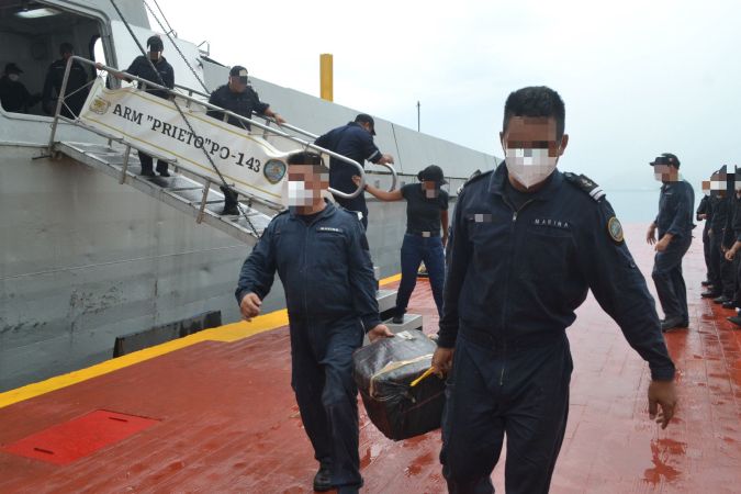 Marina en México decomisa millonario cargamento de cocaína en Guerrero