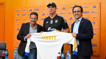 Monterrey, Nuevo León, 10 de abril de 2023. Mauricio Culebro, durante la presentación de Robert Dante Siboldi como Director Técnico de los Tigres de la UANL para el torneo Clausura 2023 de la Liga BBVA MX, celebrada en el estadio Universitario. Foto: Imago7/ Andrea Jiménez