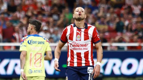 Guadalajara, Jalisco a 15 de Mayo del 2024. Javier Hernandez "Chicharito" en lamento, durante el partido de ida de la Semifinal del torneo Clausura 2024 de la Liga BBVA MX, entre las Chivas rayadas de Guadalajara y las águilas del América, celebrado en el estadio Akron. Foto: Imago7/ Óscar Meza