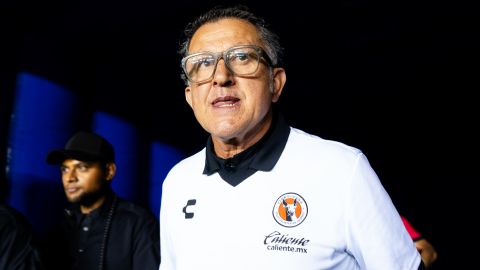 Ciudad de México a 16 de Julio de 2024. Juan Carlos Osorio, Director Técnico, durante el partido correspondiente a la jornada 3 del torneo Apertura 2024 de la Liga BBVA MX MX, entre la Máquina Celeste del Cruz Azul y los Xolos de Tijuana, realizado en el estadio Ciudad de los Deportes. Foto: Imago7 / Diego Padilla