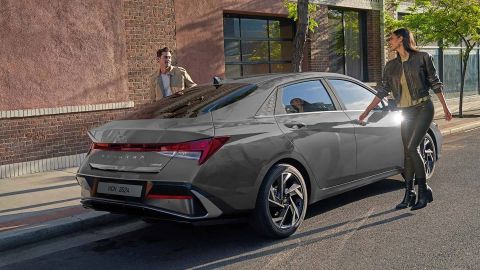 Innovación y elegancia en el Hyundai Elantra 2025