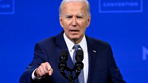 Biden vuelve a campaña y afirma estar “totalmente comprometido" para vencer a Trump