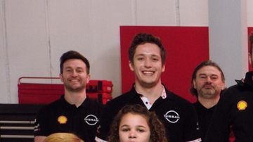 Jóvenes apuestan por el futuro de la movilidad eléctrica