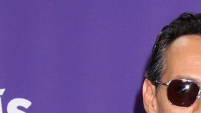 Marc Anthony y Jomaris Goyso fueron dos de los pardinos de matrimonio de Nodal y Ángela Aguilar.