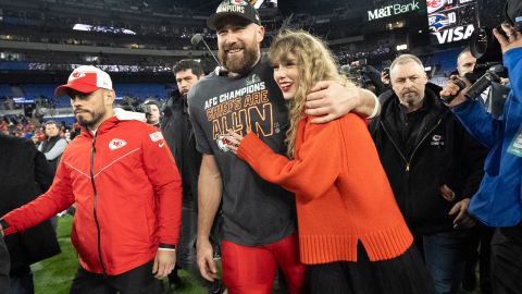 Taylor Swift y Travis Kelce.