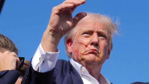El expresidente Donald Trump resultó lesionado por un disparo durante un mitin político en Pensilvania.