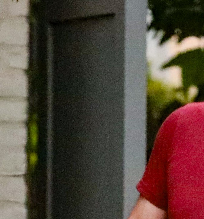 ¡Feliz cumpleaños! Sin anillo Ben Affleck se saltó la fiesta de cumpleaños de Jennifer López y se quedó el sábado por la noche con su hija Violet para brindarle su apoyo después de la reacción violenta del discurso de la máscara. Violet no llevaba máscara con su padre, lo cual es muy raro