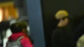 Pasajeros en todo el mundo tuvieron que esperar pacientemente las restauración de los servicios de las aerolíneas.