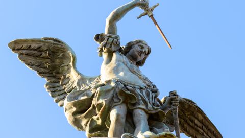 Los arcángeles tienen una función específica, según la angelología.