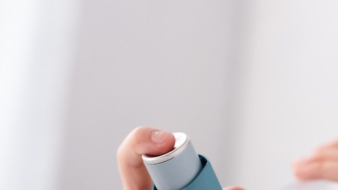 Uso temprano de antibióticos aumenta riesgo de asma en niños