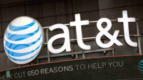 AT&T denuncia que fue hackeada y se filtraron datos.