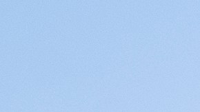 Niños juegan en una area de chapoteo en el parque Ponderosa en Anaheim.