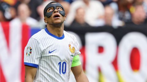 -FOTODELDÍA- Dusseldorf (Alemania), 01/07/2024.- El delantero de Francia Kylian Mbappe, durante el partido de octavos de la EURO 2024 disputado entre Francia y Bélgica este lunes en Dusseldorf, Alemania.- EFE/FRIEDEMANN VOGEL