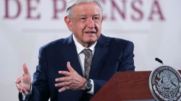 AMLO dice que "no es serio" el anuncio Elon Musk sobre pausar la planta de Tesla en México