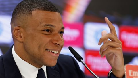 El francés Kylian Mbappé durante la rueda de prensa ofrecida tras su presentación como nuevo jugador del Real Madrid.