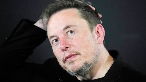 Musk desata polémica al compartir un video manipulado de Kamala Harris