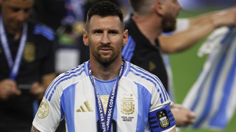 Miami Gardens (United States), 15/07/2024.- Lionel Messi of Argentina looks on after the CONMEBOL Copa America 2024 final against Colombia, in Miami Gardens, Florida, USA, 14 July 2024. Argentina won 1-0 after a goal by Lautaro Martinez in extra time. EFE/EPA/CJ GUNTHER
