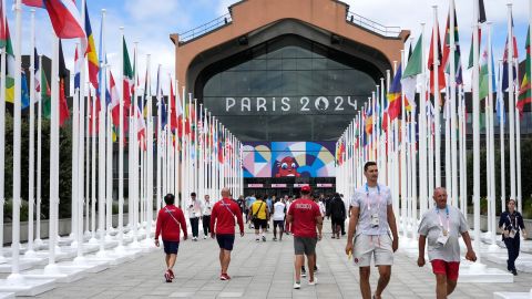 Atletas de diversas partes del mundo ya están haciendo vida en la Villa Olímpica de Paris 2024.