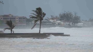 El huracán Beryl amenaza al Caribe.