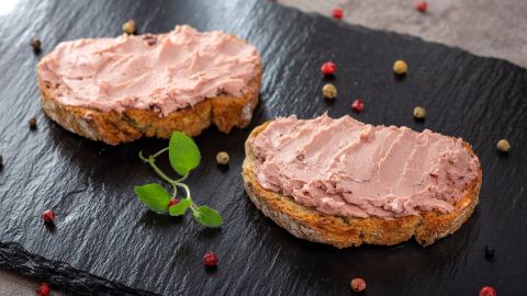 Retiran del mercado paté de hígado por riesgo de listeria