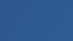 Un hombre golpeó en la cabeza a su esposa con el dorso de los nudillos durante un vuelo de Alaska Airlines.