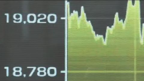 Bolsas de Asia se desploman por temor a recesión en EE. UU.