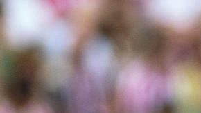 BILBAO, 15/08/2024.- El portero del Athletic Club de Bilbao Álex Padilla (i) atrapa el balón ant el centrocampista uruguayo del Getafe CF Mauro Arambearri, durante el partido de LaLiga en Primera División que disputan este jueves en el estadio de San Mamés, en Bilbao. EFE/Javier Zorrilla