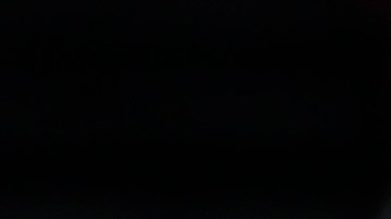 Simone Biles posando con su medalla de oro, la más reciente en su impresionante palmarés en los Juegos Olímpicos.