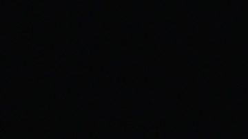 Yusuf Dikec y su compañera Sevval Ilayda Tarhan muestran sus medallas de plata.