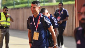 ALMERÍA, 08/08/2024.- El delantero del Al-Nassr Cristiano Ronaldo a su llegada al estadio de los Juegos Mediterráneos de Almería para disputar el Memorial "Juan Rojas" frenta a la UD Almería. EFE/ Carlos Barba