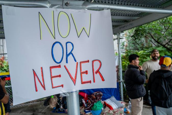 Dos venezolanos se declaran en huelga de hambre frente a la sede de la ONU en Nueva York
